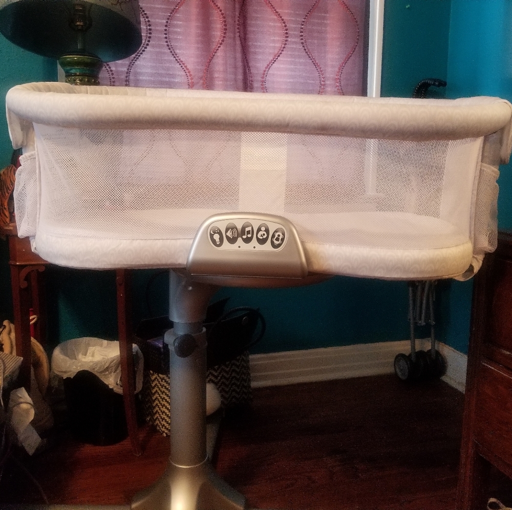 Halo Bassinest Newborn Swivel Sleeper